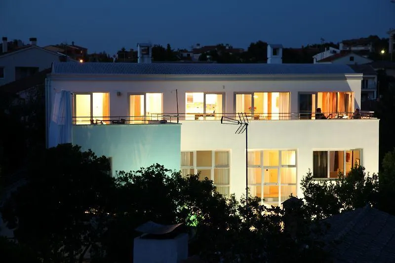 Villa Andrea Pješčana Uvala 3*,